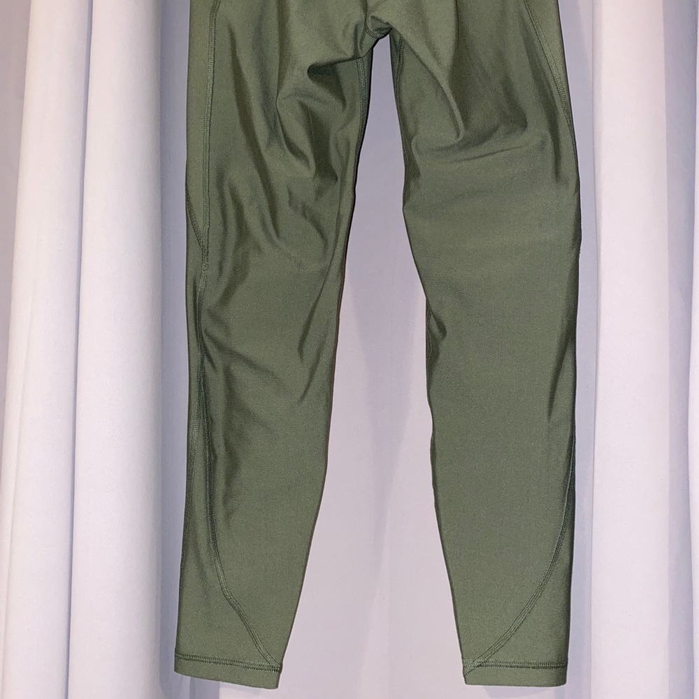 Old navy leggings in hunter pine - Picture 13 of 13
